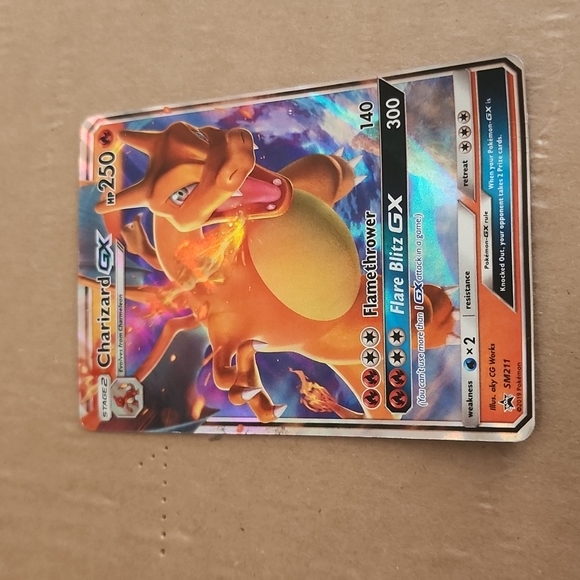 Pokèmon-Charizard GX - Picture 3 of 3
